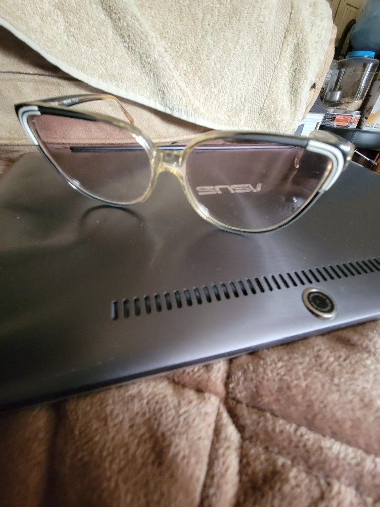 Le Roi Vintage Glasses