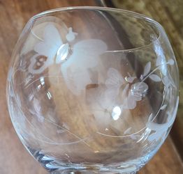 Set of 8 EIGHT Etched Butterfly Wine Glasses – Elegant & Unique