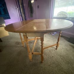 Adjustable Oak Wooden Table!