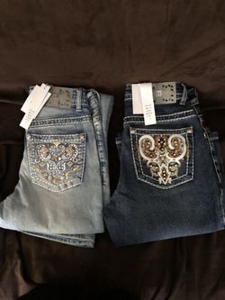 Meet me pantalones para mujer fallas 5 y 3…..$25 por uno y 5 por $100