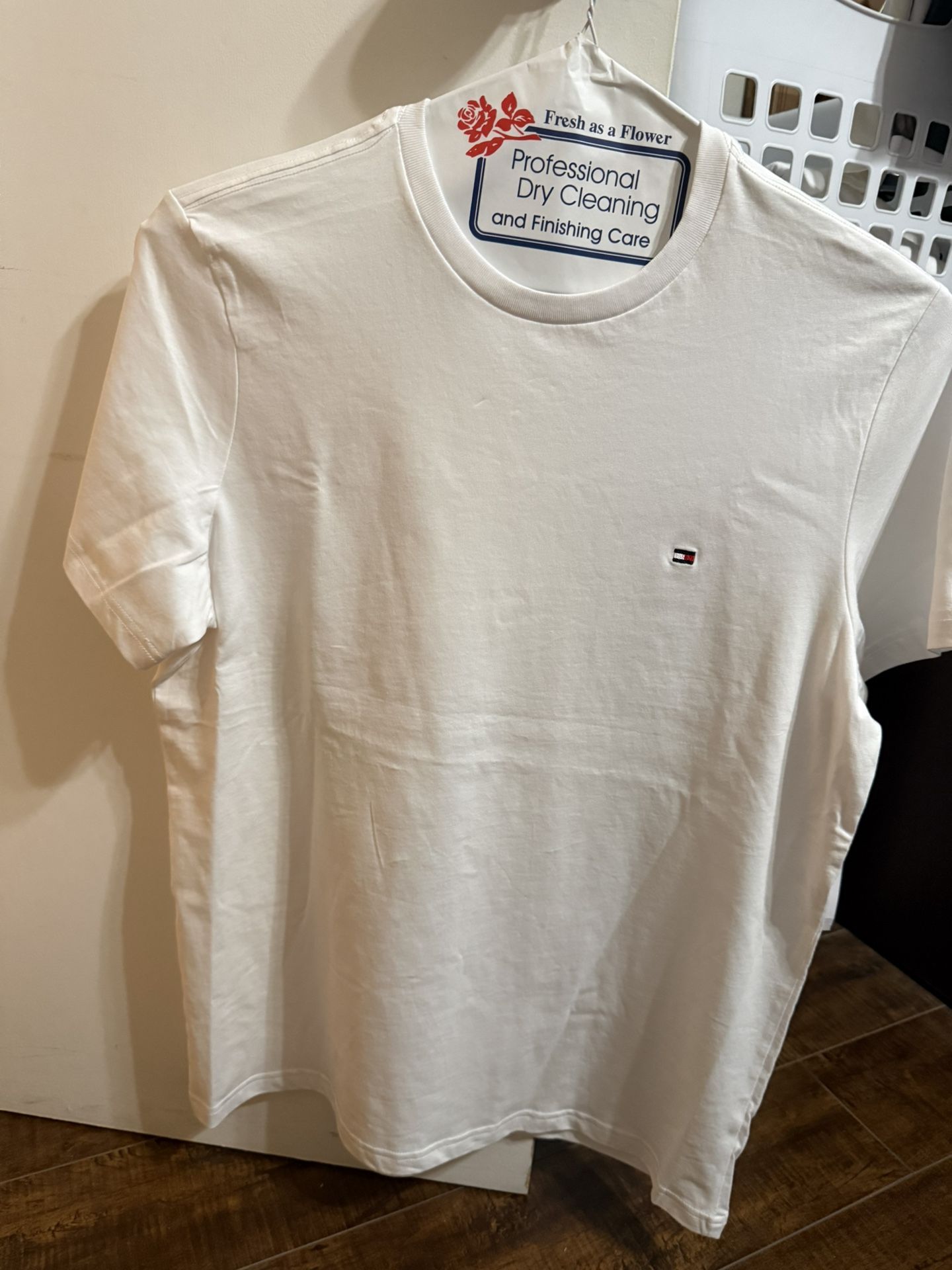Tommy Hilfiger - White T