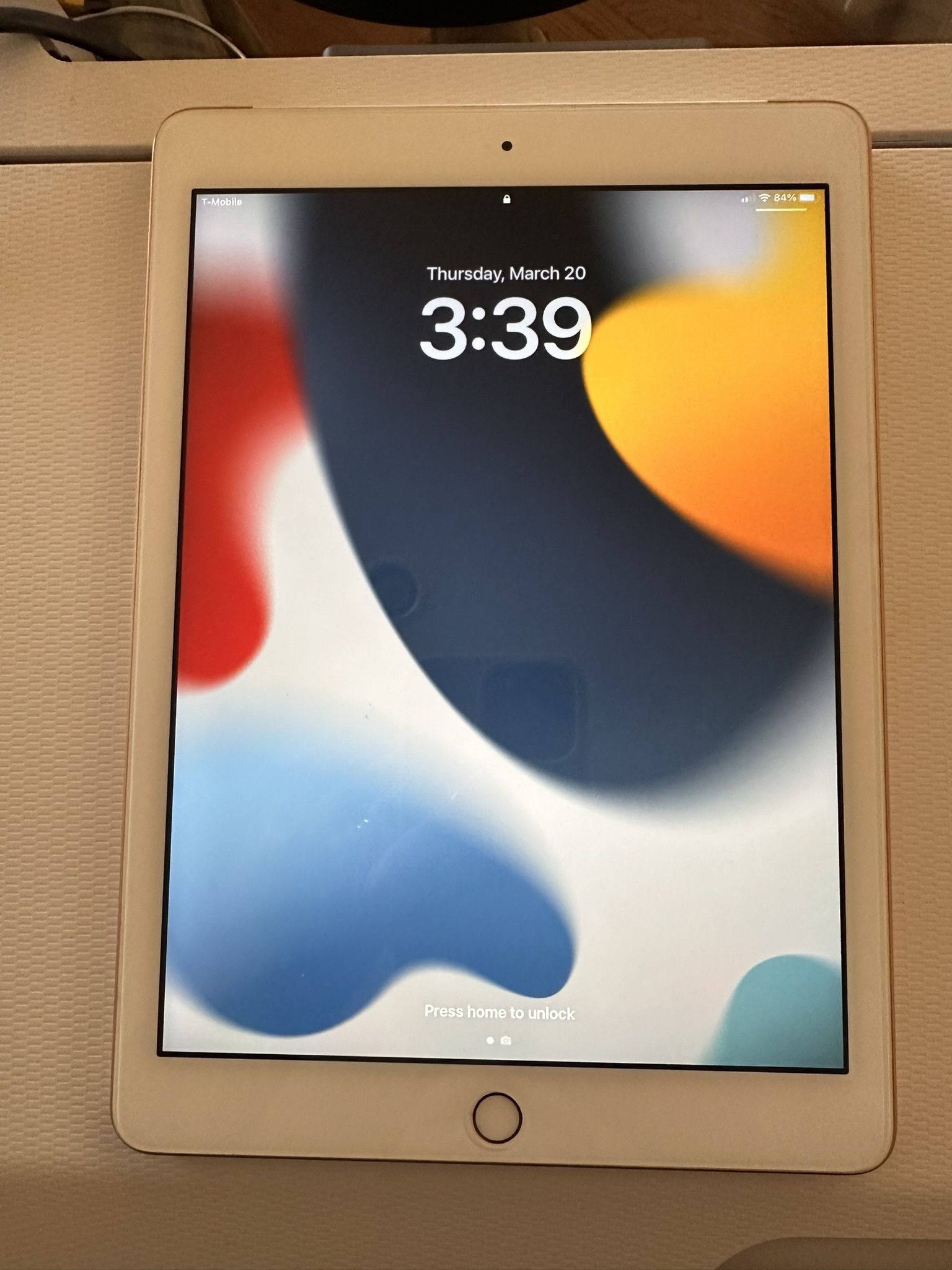 iPad - Rose gold (6th Gen) Excellent Condition T-mobile
