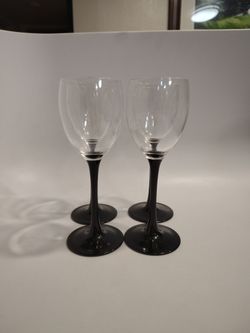 4 luminarc black stem wine glasses