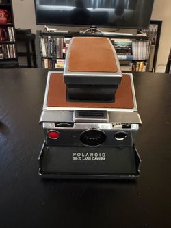 Polaroid SX-70 Instant Camera with original Leather Case