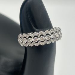 18k Gold Ring With 3/4 Caret Natural Diamonds