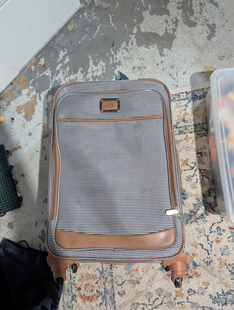 Jessica Simpson Luggage Set