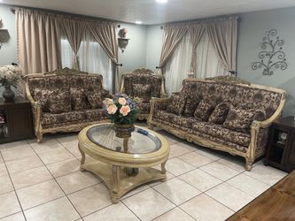 Ornate Vintage Living Room Couch Set (3-Piece Set)