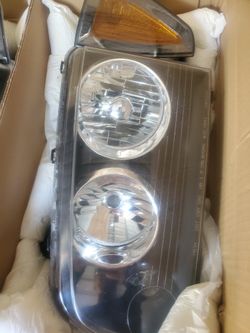 2006 Dodge Charger Front Headlight And Parking Light