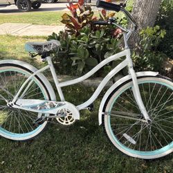 26’ Huffy Beach Cruiser Bike In Good Shape 