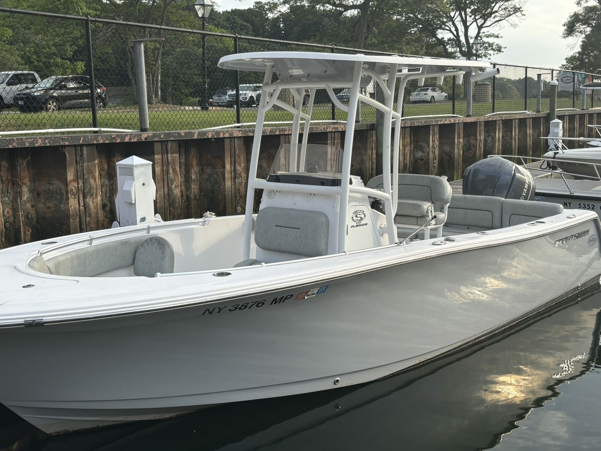 2019 Sportsman 23 ‘ Center Console