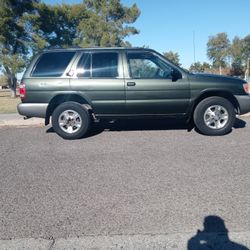 2000 Nissan pathfinder 4X4 