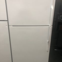 22 Cubic Foot Refrigerator 