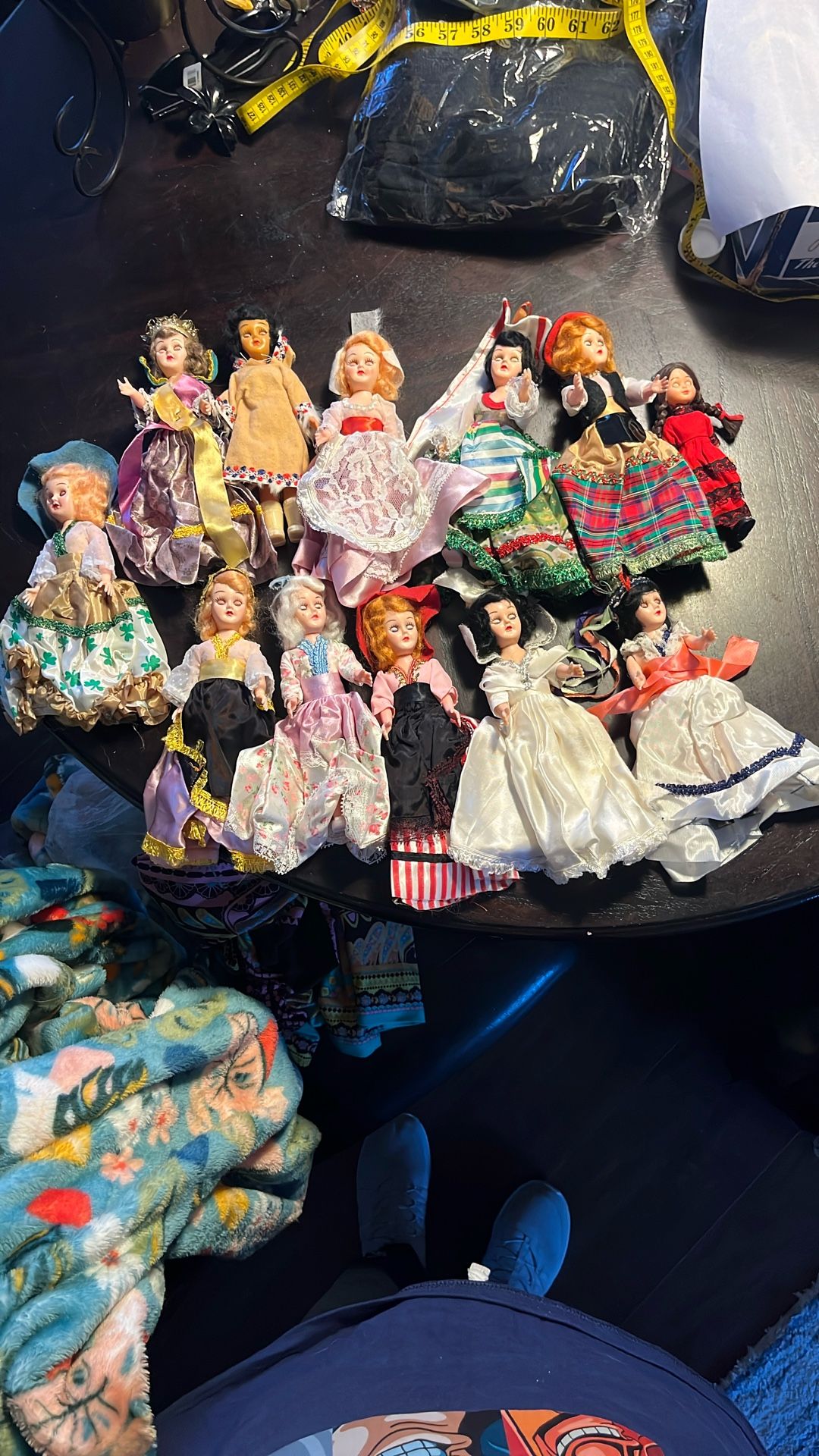 1970 Dolls Of The World