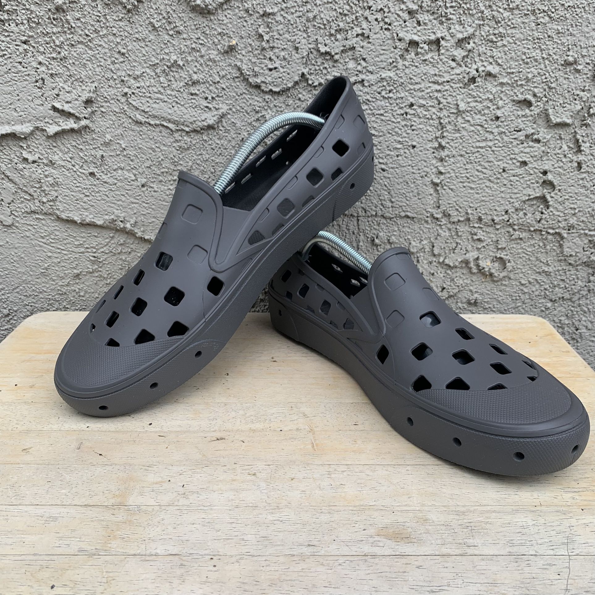 VANS Slip On Trek Gray Water Shoes Off The Wall Men’s Size 12