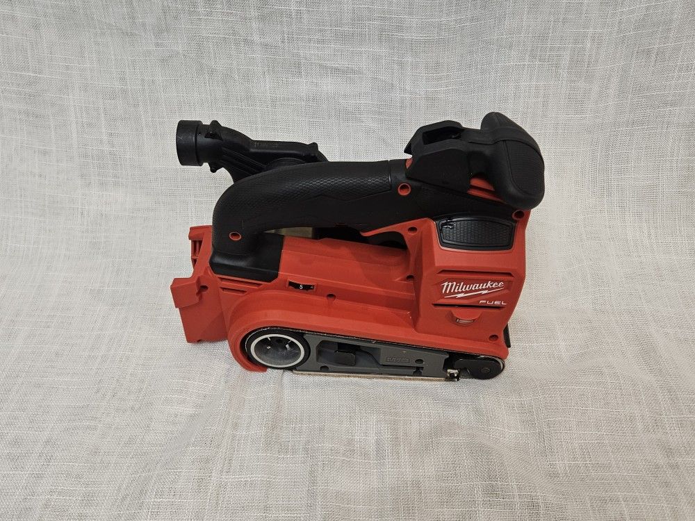 Milwaukee M18 Fuel 3"x18" Belt Sander 2832-20