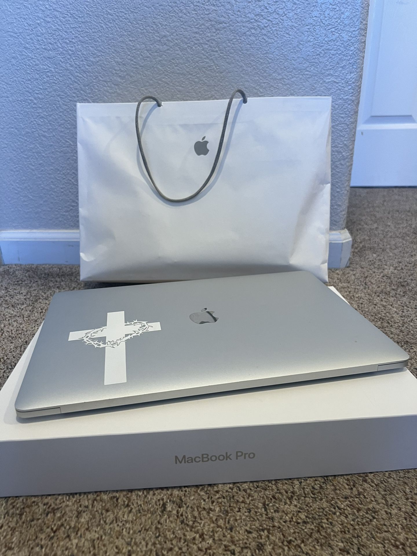 Mac Book Pro 15 Inch