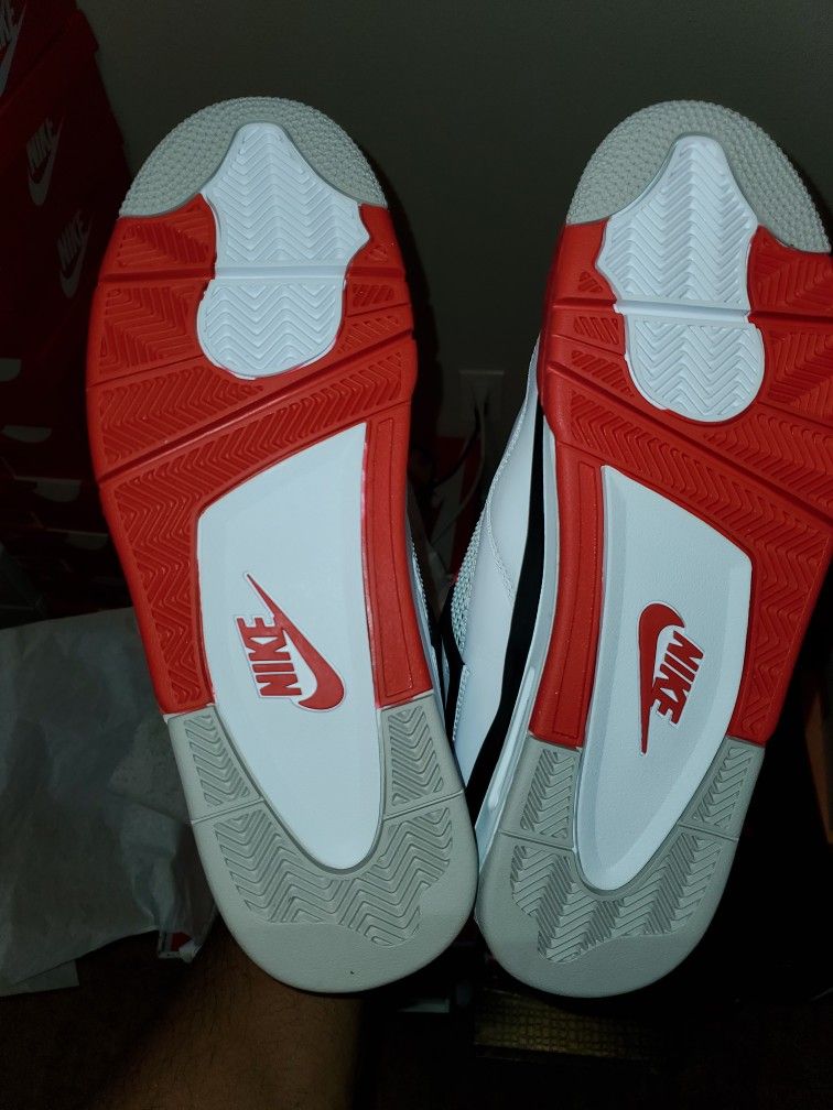 Jordan 4 Fire Red Sz 12 $300
