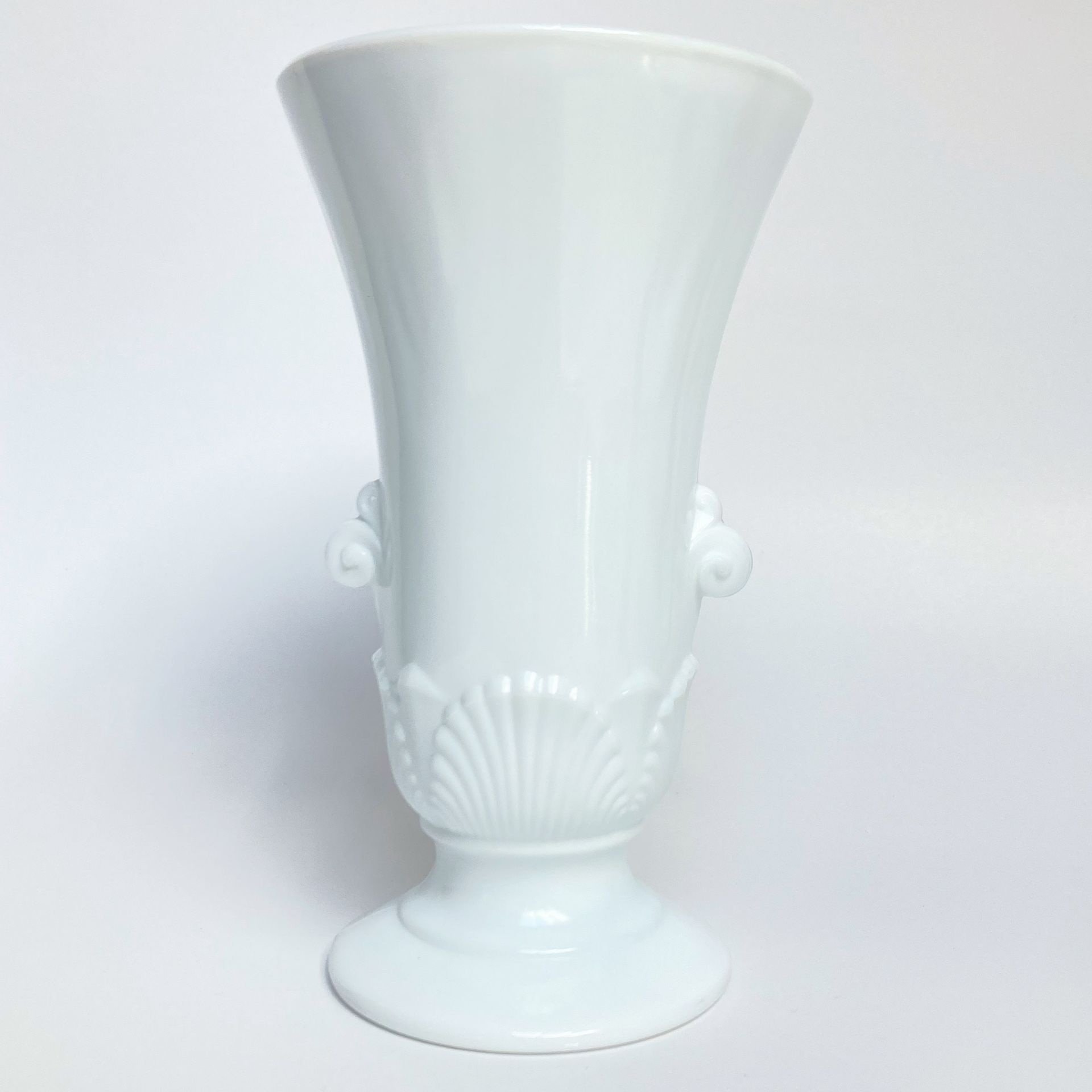 1930s-1940s Anchor Hocking Vitrock Milk Glass Vase - 7 3/4”
