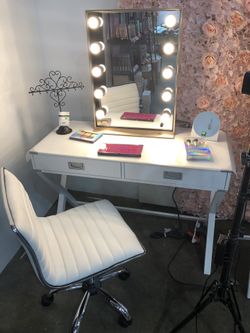 ⭐️ Beauty Station Bundle • One Vanity Mirror / Desk / Chair Included ⭐️ Available New in Box