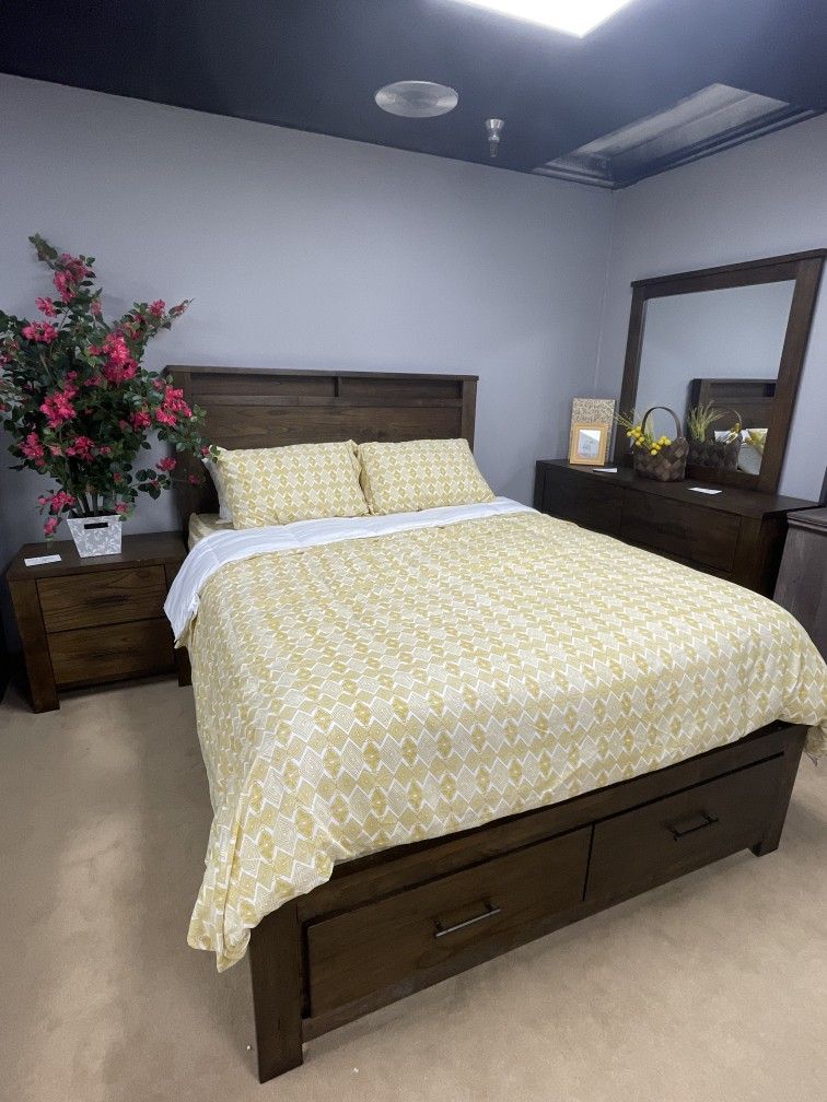 Elkton A. Oak Queen Bedroom Set / 4pc