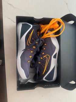 Kobe Nike size 5 kids shoes