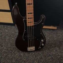 squier classic vibe 70s bass