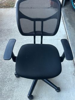 Rolling desk chair