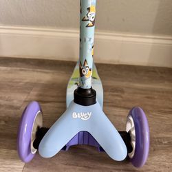 LIKE NEW BLUEY KIDS SCOOTER 