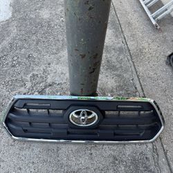 2017 Toyota Tacoma Grille