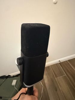 Fifine microphone with boom arm