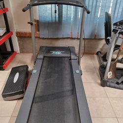 Proform XP 580s Cross Trainer Treadmill for Sale in Laredo TX OfferUp