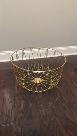 Gold basket 5.00