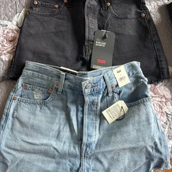 Levis Women Shorts (Size 29)