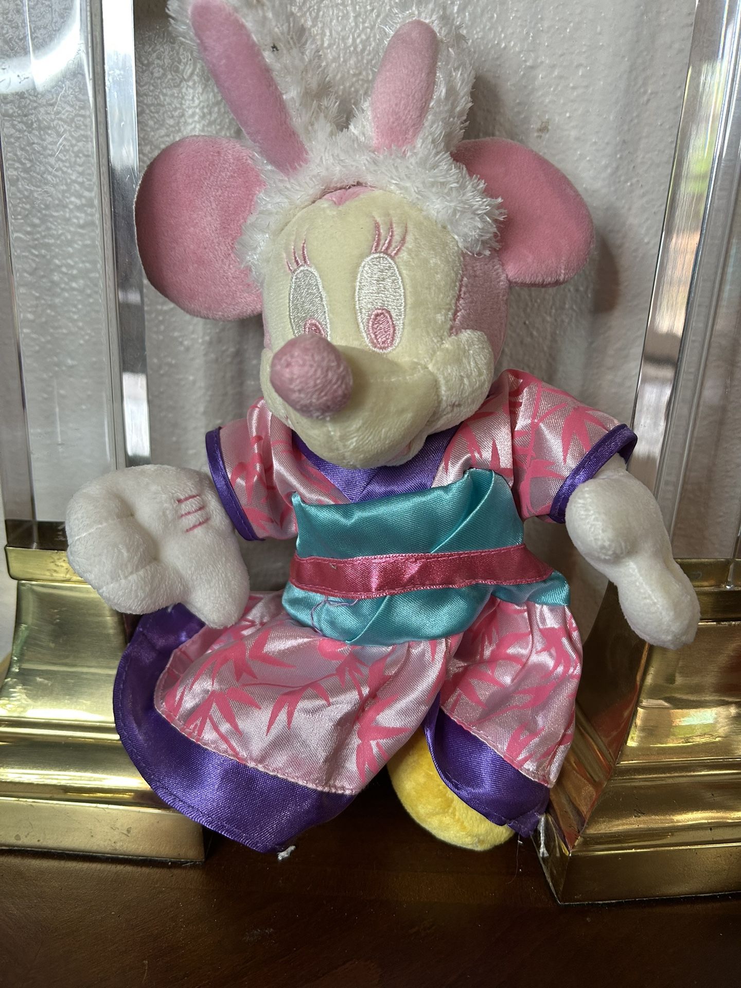 Rare 2005 Disney Store Pink Minnie in kimono and rabbit ears