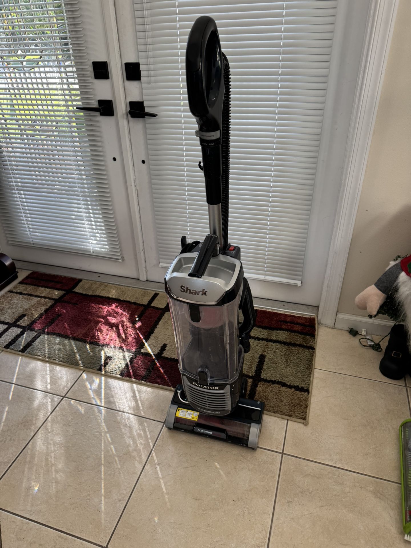 Shark Rotator Power Fins Hair Pro Upright Vacuum Cleaner