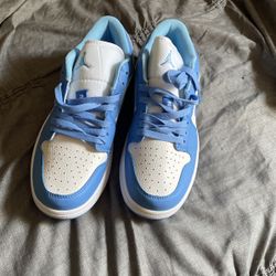 Air Jordan 1’s UNC Low Men’s Size 10