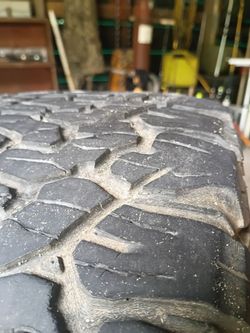 2) LT 275/55/20 BFG Ko2