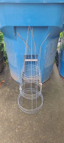 4 Galvanized Tomato Cages For $10