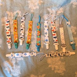Pacifier clips