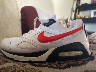 ***BRAND NEW*** WHITE Nike Air Max IVO BOYS SIZE 5