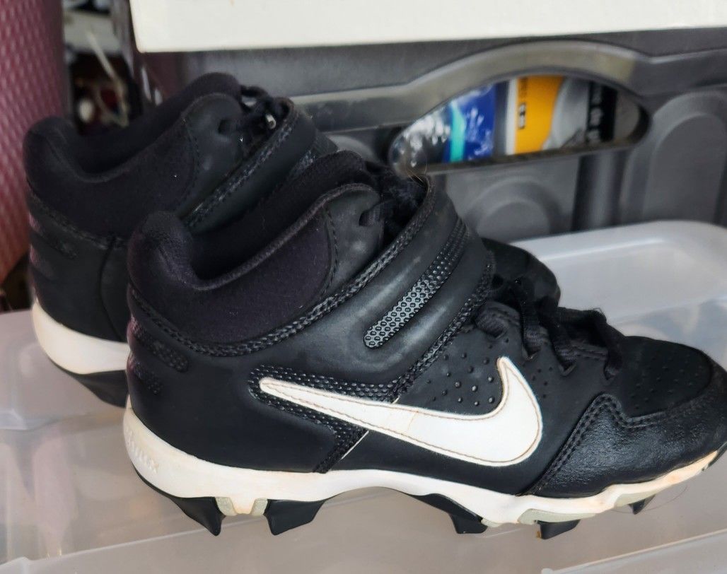 Cleats Shoes