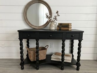 Stunning Farmhouse Console / Entry Way Table / Desk – delivery available