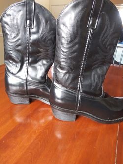 Brand new cowboys boot size 10