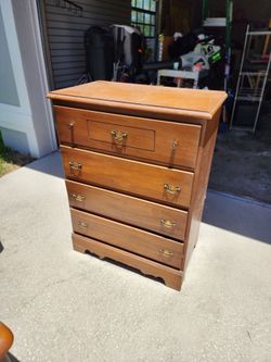 Dresser