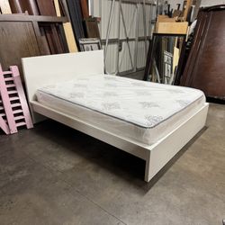 Queen Bed $280