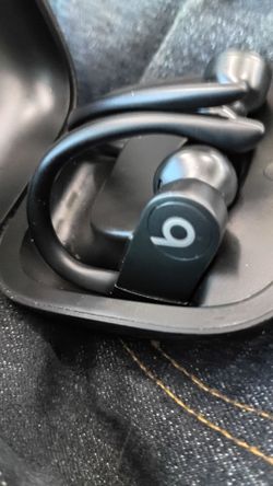 BEATS EARPHONES