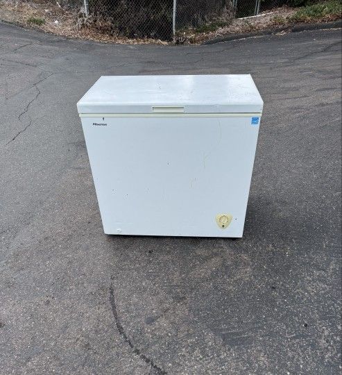 Deep chest Freezer With Delivery 