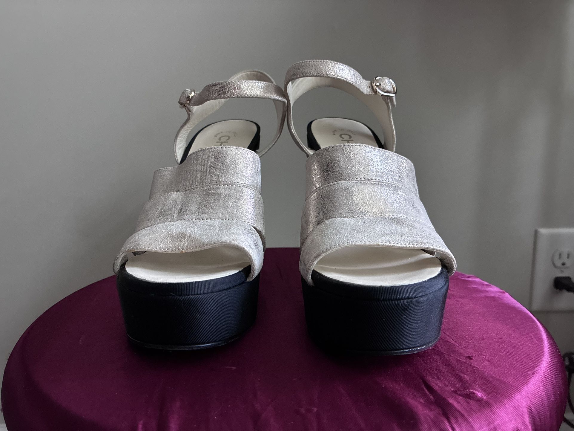 CHANEL PEARL WEDGES/shoes/cocochanel/black/white/