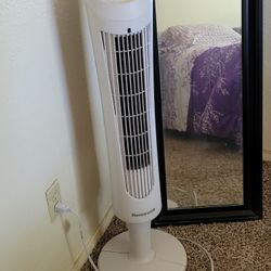 Honeywell Quiet Set 5 Speed Tower Fan With Remote for Sale in Abilene, TX -  OfferUp