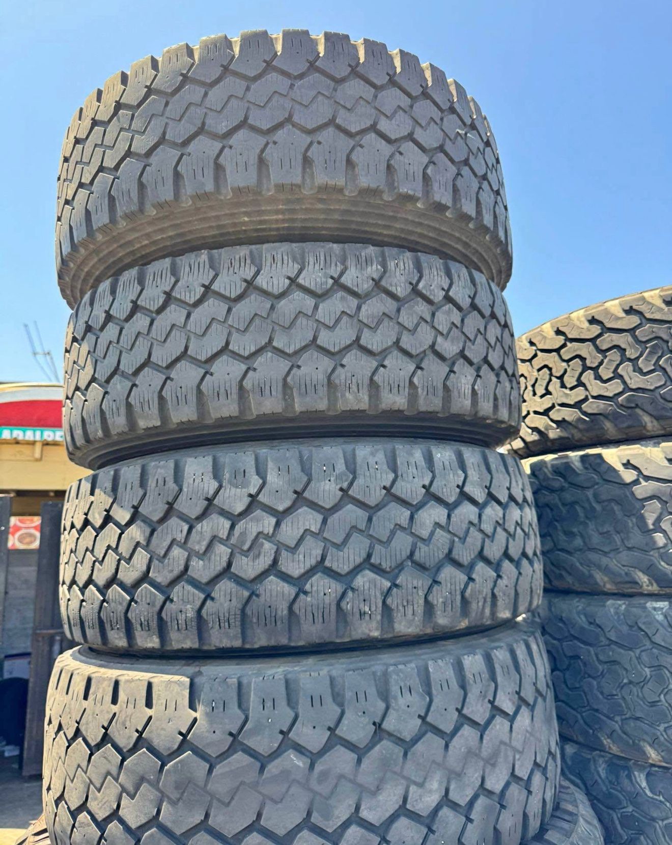 275:70/18 TOYO Tires En Perfectas Condiciones De Vida Las 4